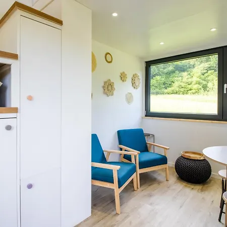 別荘 Tiny House Saint-Cernin-de-lʼHerm